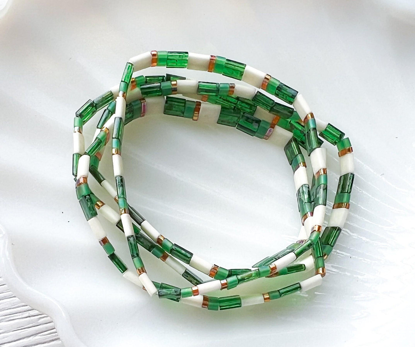 Stackable Bracelet Set Green Beaded Boho Design Handmade Tila Stone Jewelry Emerald Bead Stack Elastic Stretch Band Comfortable Fit Geometric Pattern Modern Bohemian Wrist Accessory Everyday Fashion Casual Style Gift Festival Summer Wear